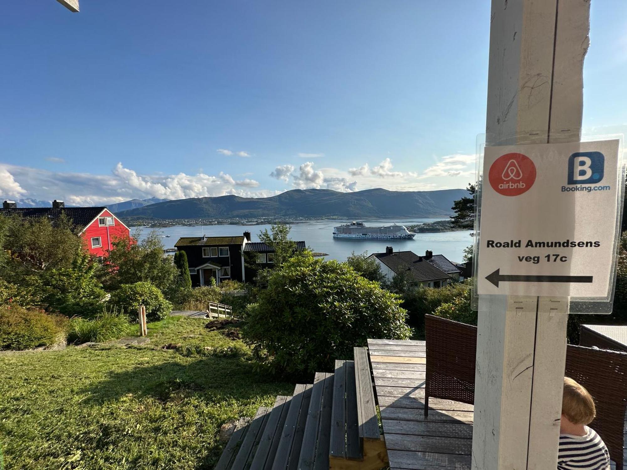 Great Place With View To The Mountains And Fjord Олесунн Екстер'єр фото